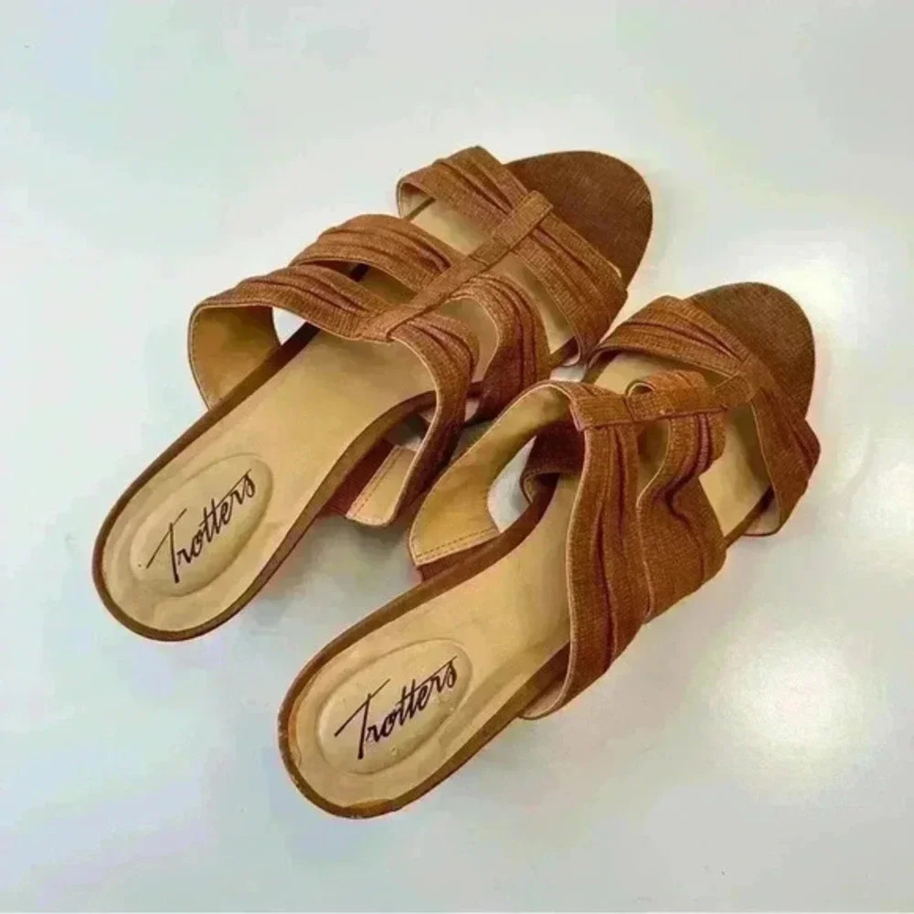 Trotters Damen Mia‎ Slides Sandal Cognac Womens Size 8.5
